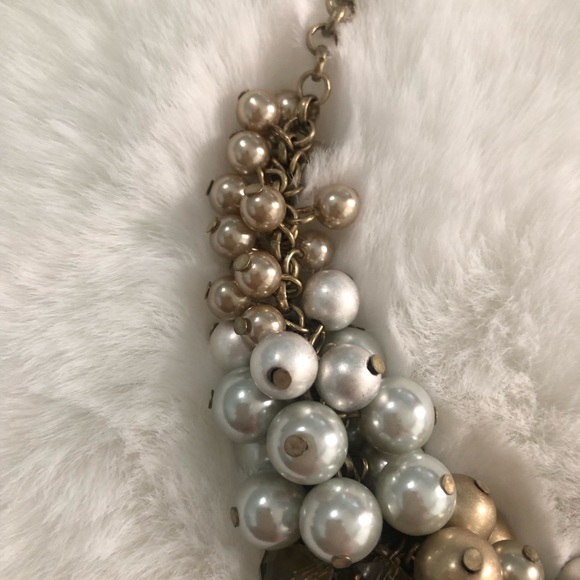 NWT Lia Sophia Gold Faux Pearl Necklace - Picture 2 of 4